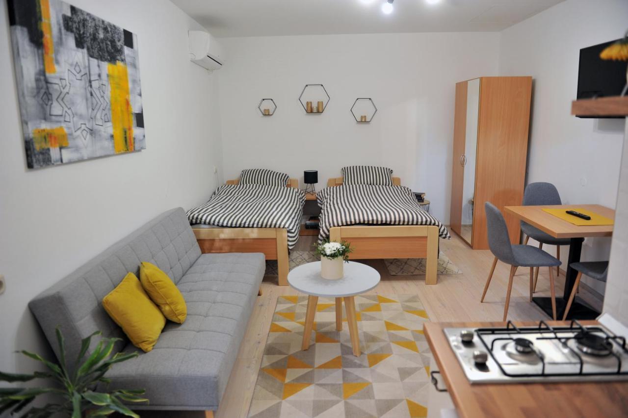 Studio Apartman Bandb Ðakovo Extérieur photo