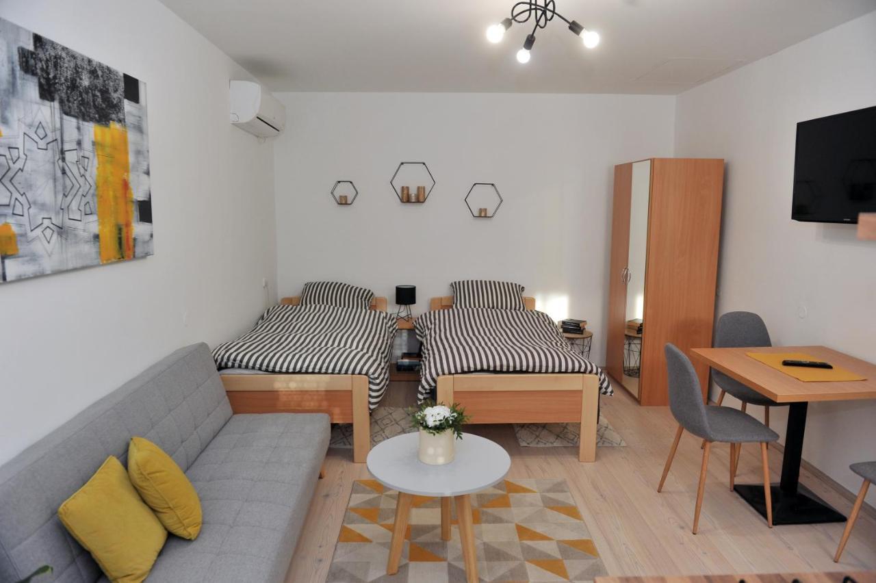 Studio Apartman Bandb Ðakovo Extérieur photo